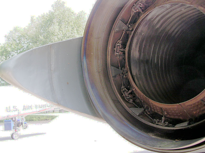 f102_10.jpg