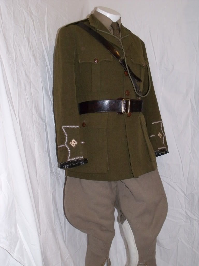 Costume25.jpg