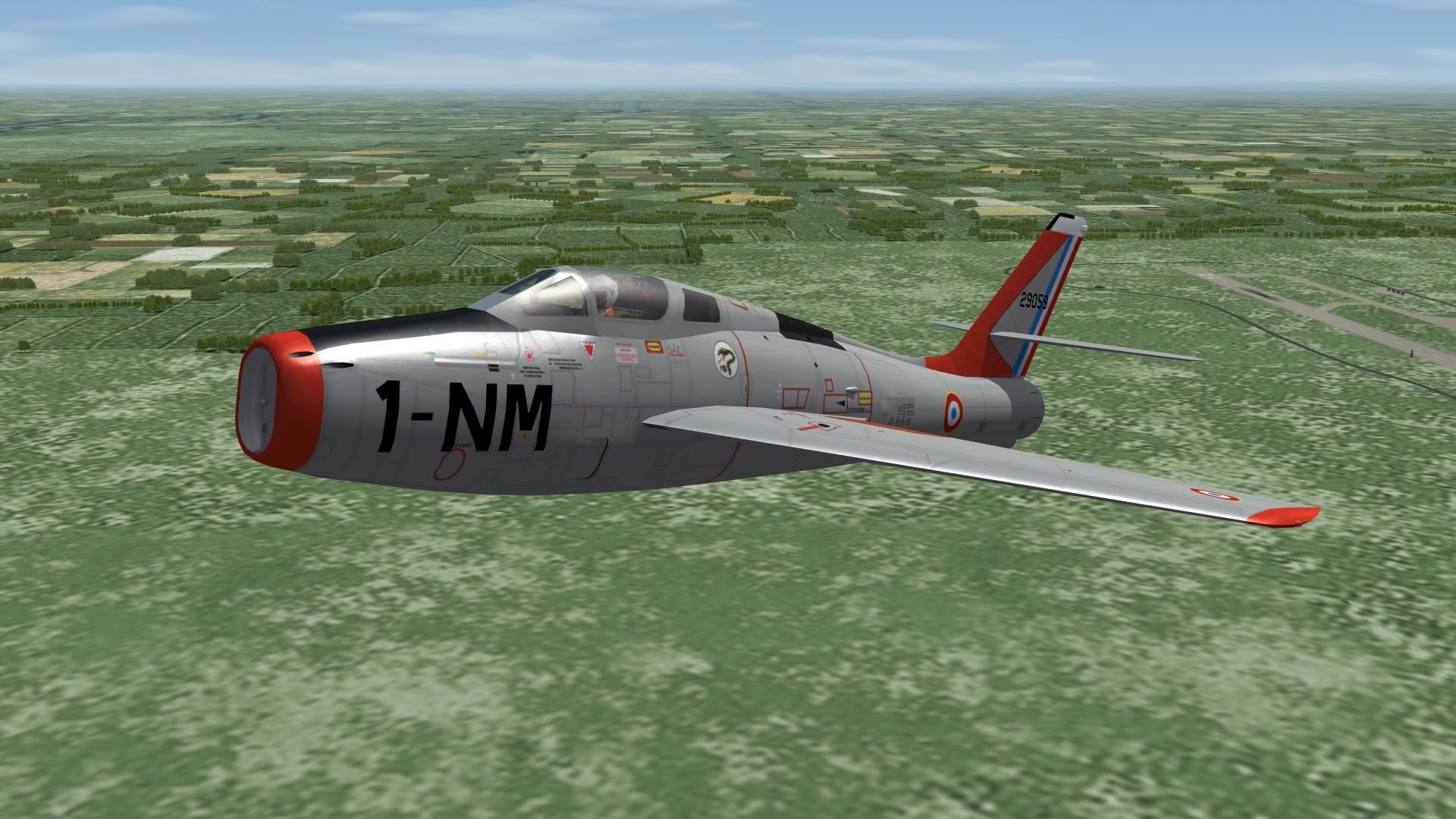 F-84F001.jpg