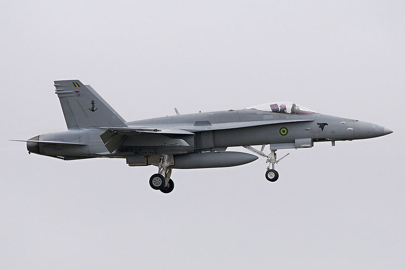 f18mb1.jpg