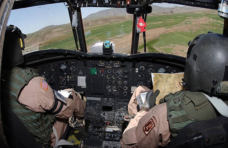 ch-47_cockpit_pi061402a1.jpg