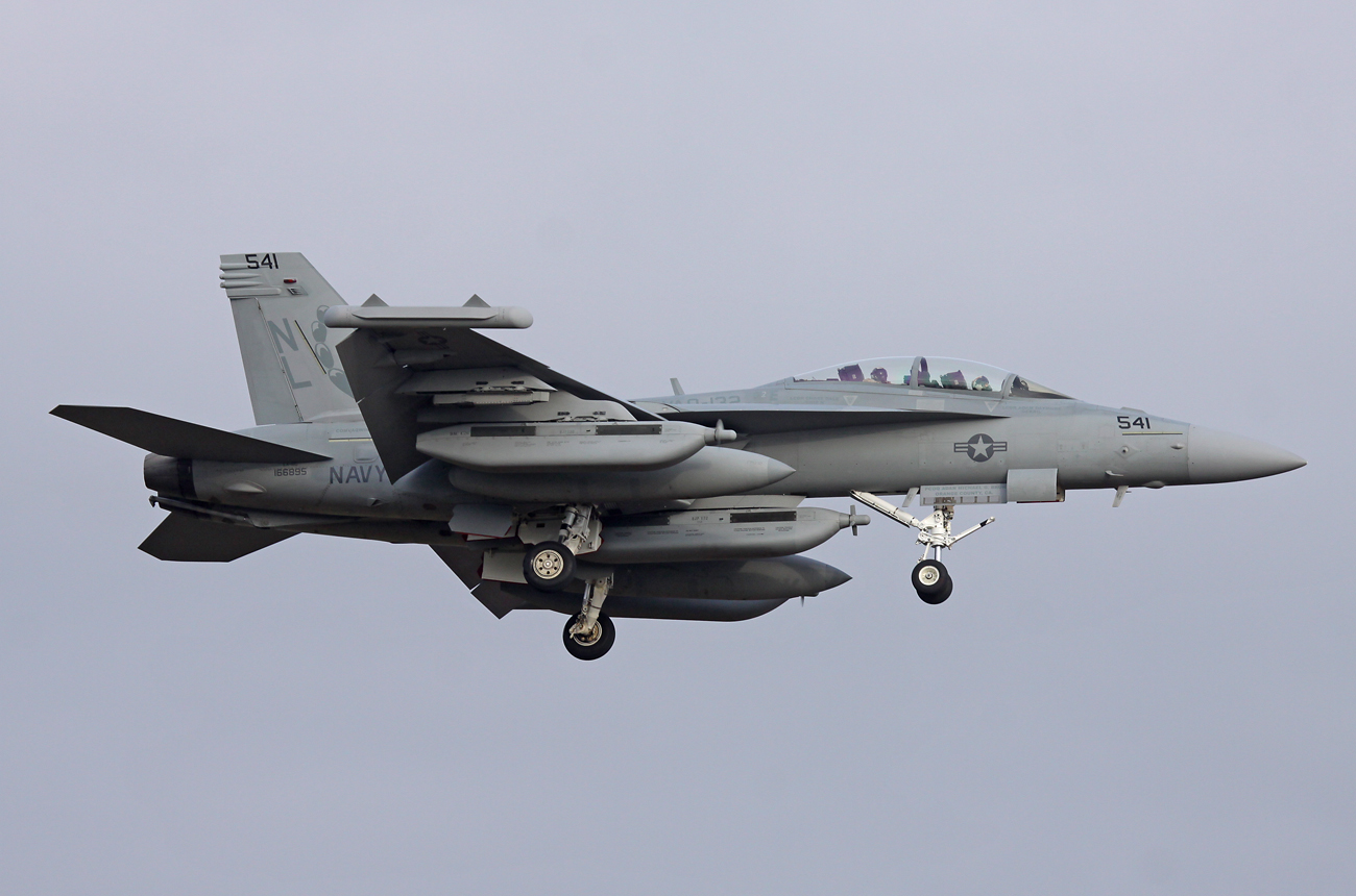 EA-18G_166895.jpg