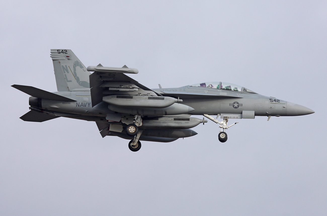 EA-18G_166896.jpg