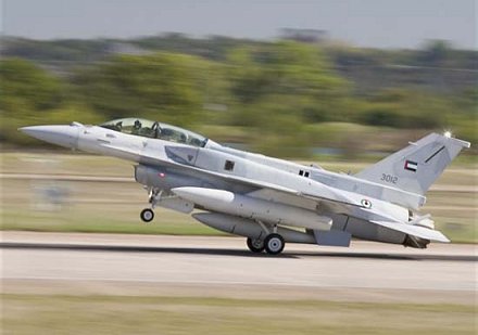 general-dynamics-F-16E-desert-falcon-4.j