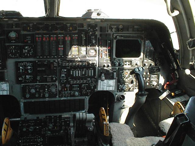 B1_3_Cockpit.JPG