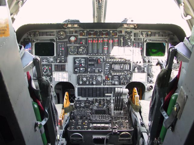 B1_8_Cockpit.JPG
