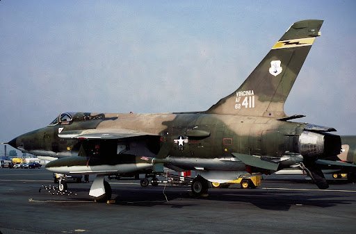 F-105D_62-411_VA-ANG_Rickenbacker_78-02-s-j1.jpg