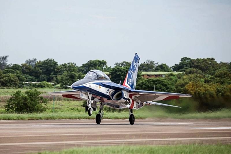 Taiwan's new T-5 Brave Eagle advanced jet trainer makes maiden flight -  Blog Before Flight - Aerospace and Defense News