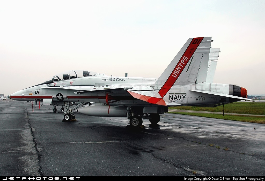 161357 - McDonnell Douglas F/A-18B Hornet - United States - US Navy (USN)