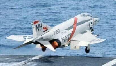 View the file F-4J VF-114 "Aardvarks"