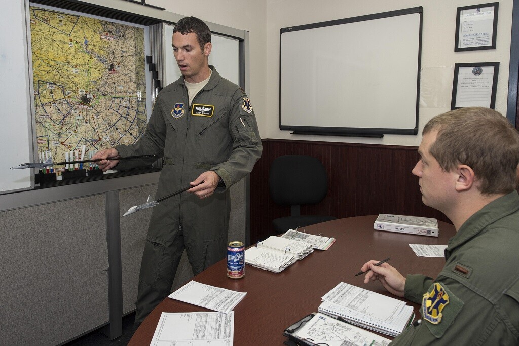 Strike Fighters Briefing Pack