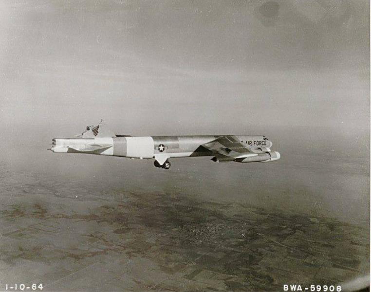 p2-B-52-no-tail.jpg