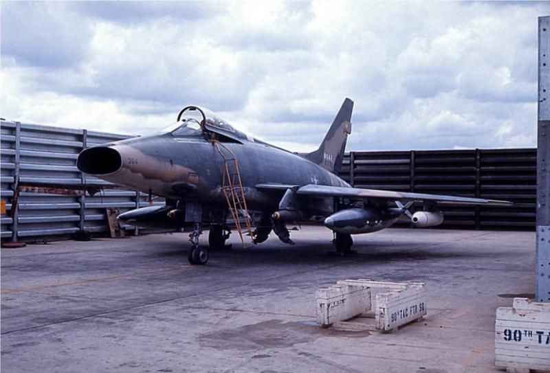 f-100d_63304.jpg