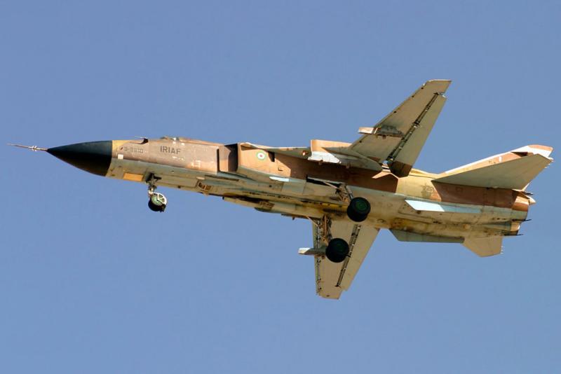 Sukhoi_Su-24MK_of_IRIAF_flighting_over_Shiraz.jpg