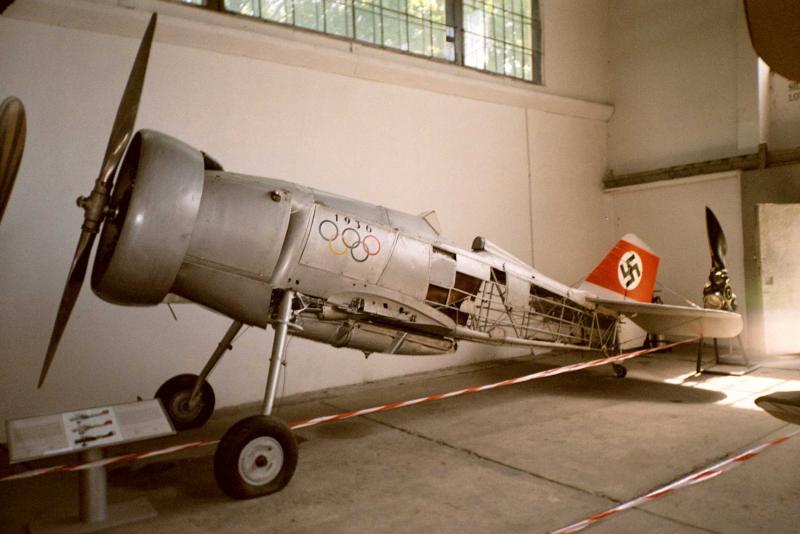 Curtis_export_hawk_II_cracow_aviation_museum.jpg