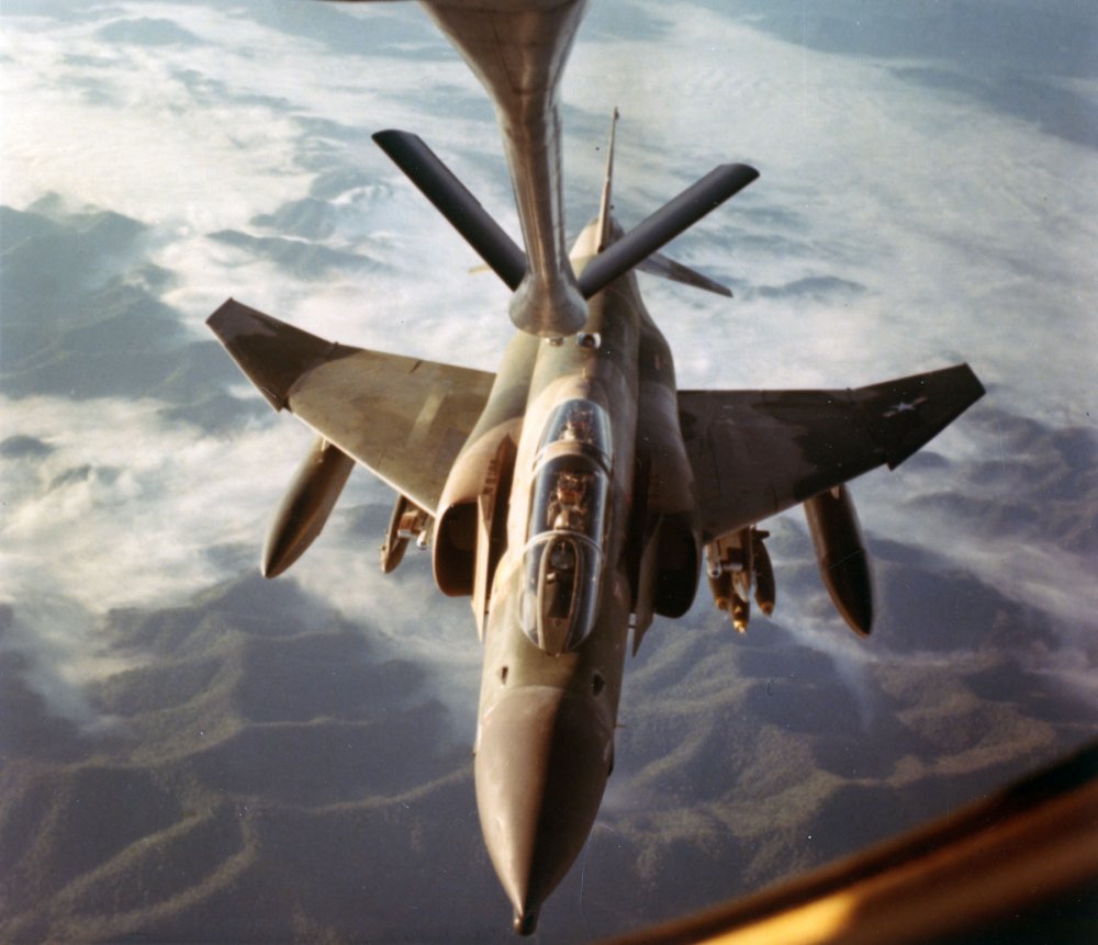 5ab808caf1ac4_USAFF-4refuel1967KC135USAFphoto.thumb.JPG.bfd1b0b703a2eb8150603768fa6715a2.JPG