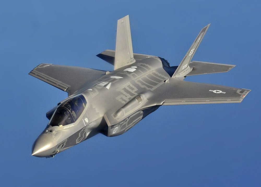 F-35A_flight_USAF-wiki.thumb.jpg.9137575899fe95e8ba64eecec8c0776a.jpg
