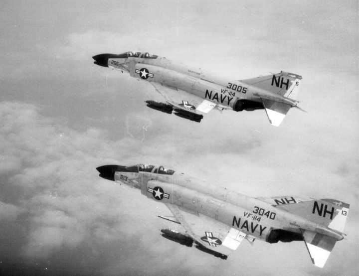 F-4_Phantom_VF-114-yellowairplane.jpg.bcfda54cb3bc97e339ddefe7dac16963.jpg
