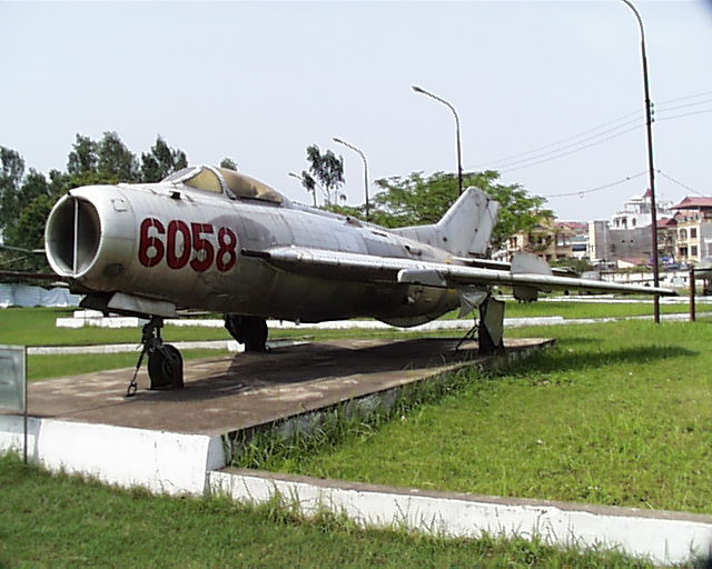 mig19-6058-vnmilitariacom.jpg.9fc85b661d75333465f7e3d8f11041cc.jpg