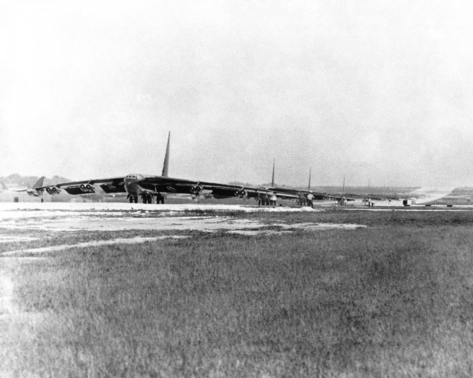 B-52Ds.thumb.jpg.f24e9abf8929c58f25facd369ef3ae79.jpg