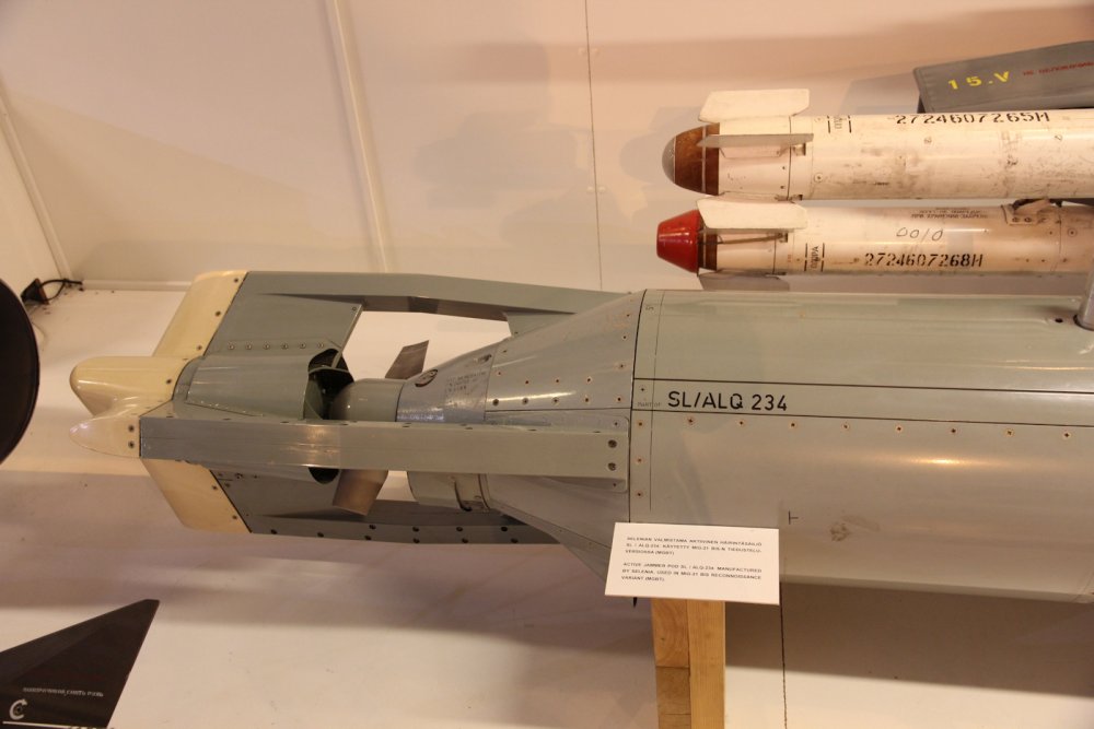 SL-ALQ_234_Keski-Suomen_ilmailumuseo.thumb.jpg.ce54bed9d1962b1b19753d62ac780c9e.jpg