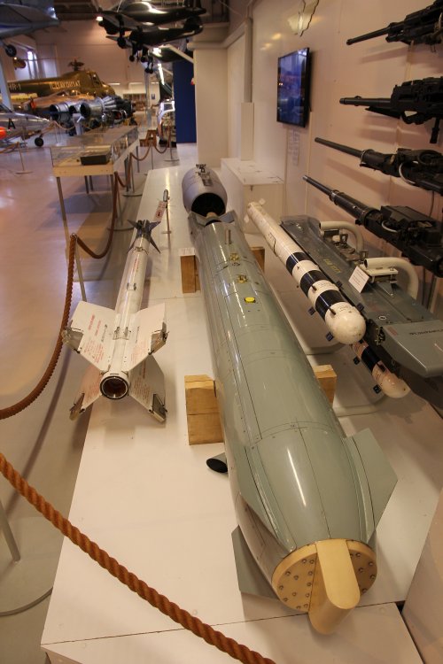 SL-ALQ_234_Keski-Suomen_ilmailumuseo_2.thumb.jpg.8cef7b8de6353c99a17ed886f07b78e0.jpg