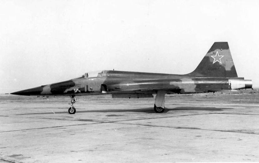 5b86f4abb76ac_F-5Esoviet1.jpg.3122d4e3d7c8b5ded6034422e54e9f2d.jpg