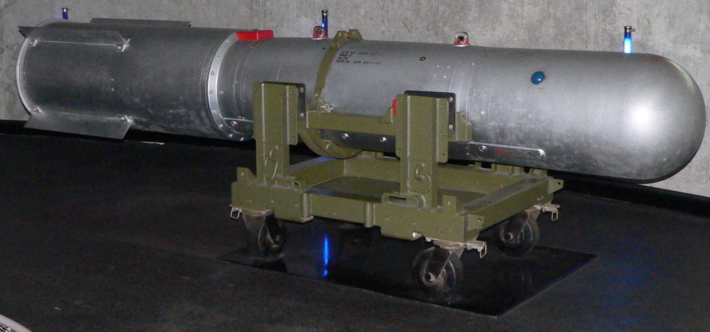 Mk_28_F1_Thermonuclear_Bomb.thumb.jpg.d74a9a5898f6797809657c439eeab3d2.jpg
