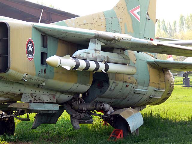 MiG_23brak.jpg.aaecb21d7ac73fcd5809bd23872c1c3c.jpg