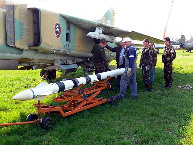 MiG_23fugg1.jpg.b34f9e0a3d3b6b1d03fcede5a3dbb620.jpg