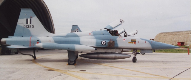 F-5A--blue-gray-mirage2000-4.jpg.e4244ad49ab60b7c231b3dd5d73b25c2.jpg
