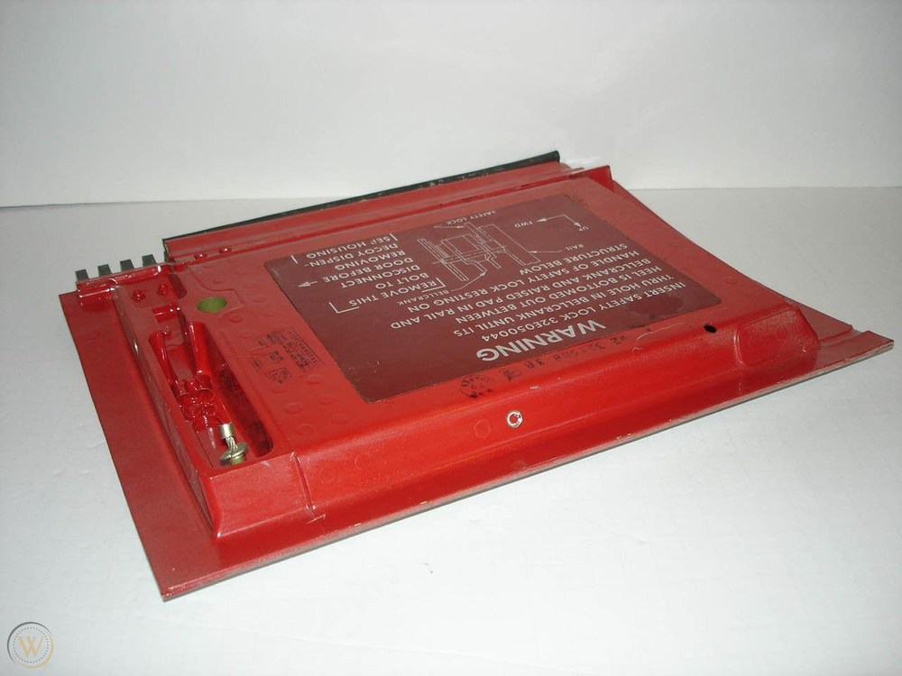 4-phantom-ii-ale-29a-chaff-dispenser_1_e71d41f9dd16543481e5607b73bcce78b.thumb.jpg.7ead941c11a5226895895e059d076237.jpg