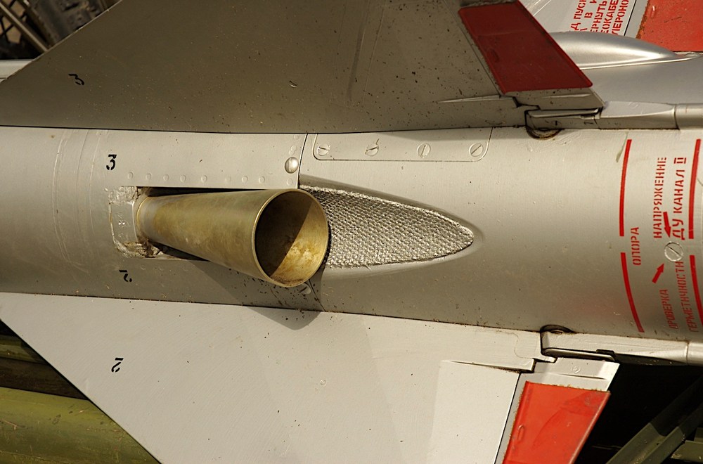 K-5_Air-to-Air_Missile_2010_02.thumb.jpg.55b64f2e5a25431090b6b61414e06f26.jpg