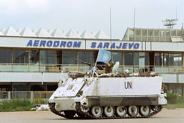 m113-in-airport.jpg.69048881844cedfeb15c38db105973c4.jpg