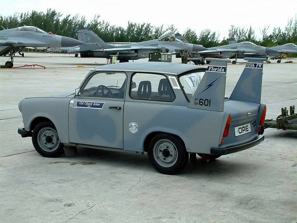 60ec93e0258e0_TrabiUSAF.jpg.ed49b36162dc2398286e46ee32d93d7b.jpg