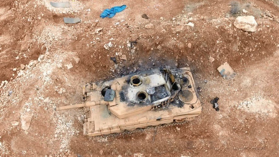 6148d9b3a2385_Leopard-2-ausgebrannt1.jpg.e585a84b6dc1de448f191ab7e97e1b1c.jpg