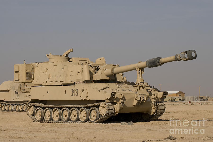 3-m109-paladin-a-self-propelled-155mm-terry-moore.jpg.73c951c3e18d7b8c35825ff0084856c8.jpg