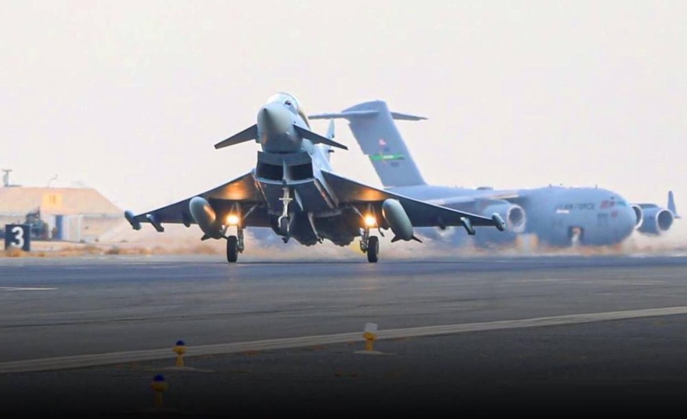 kuwait-air-force-receives-first-two-eurofighter-typhoon-ii-fighters.thumb.jpg.19726ddfe5ea42484e29b931dfd25ea3.jpg