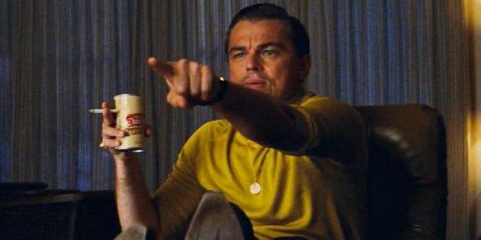 leo-pointing.jpg.5d940921e54b28f567d13869f6bbd3d2.jpg
