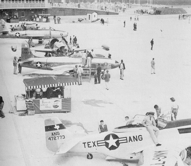 111airshow.jpg.dcf63fa5a3b8ddf3360cdc0be4913bcf.jpg