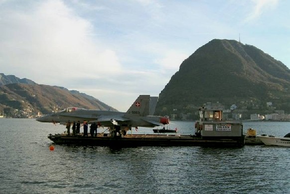 649991790cd63_schweizerFlugzeugtrger.jpg.1e067017f6eb19b619be7c8f52bb2383.jpg