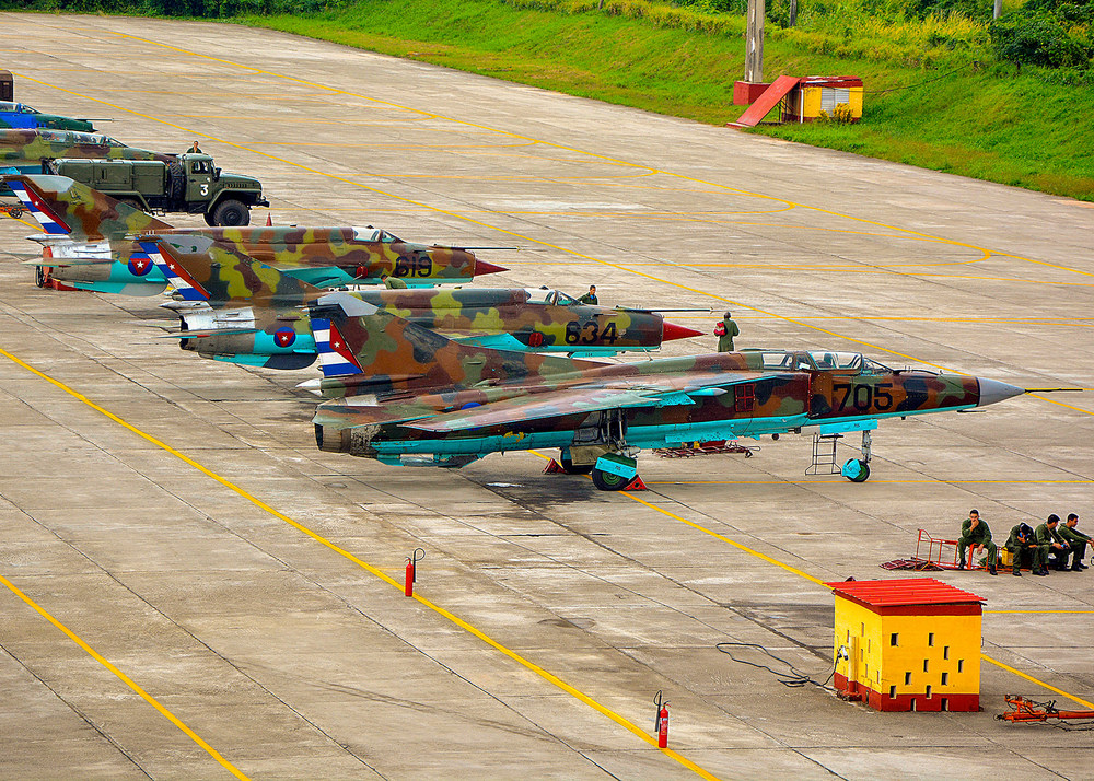 6638e24c1976c_MiG-21und23Kuba.thumb.jpg.0700818eebd900d1c0c48576142a12b1.jpg