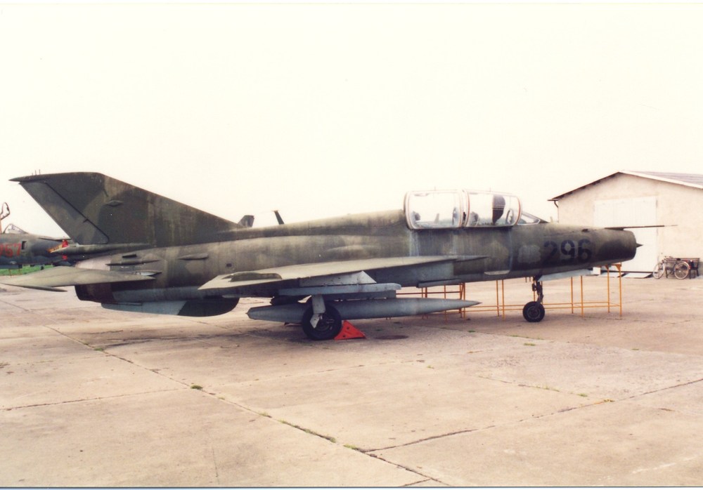 665ccfebaed31_BILD24MiG-21U.thumb.jpg.468f21a6ce71d4a4a6ab973f2f7244ed.jpg