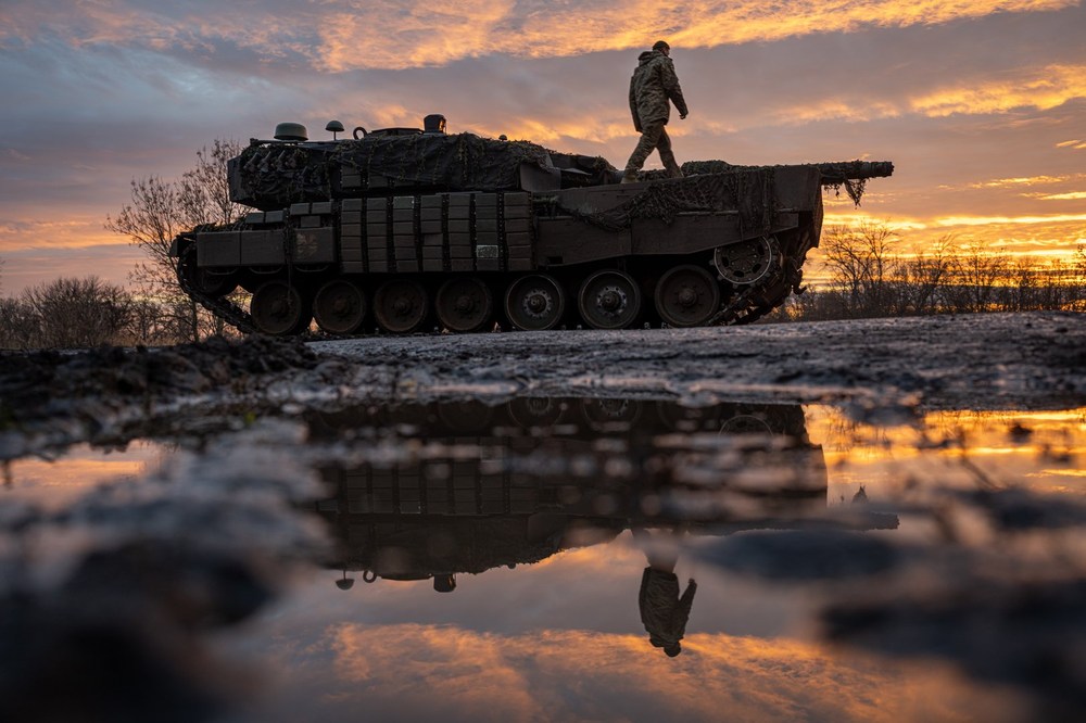 6841bc0b4e302_Leo2mitReaktivpanzerungFenruar2025.thumb.jpg.95446ea431f1d7fcb084db2c67e8476f.jpg
