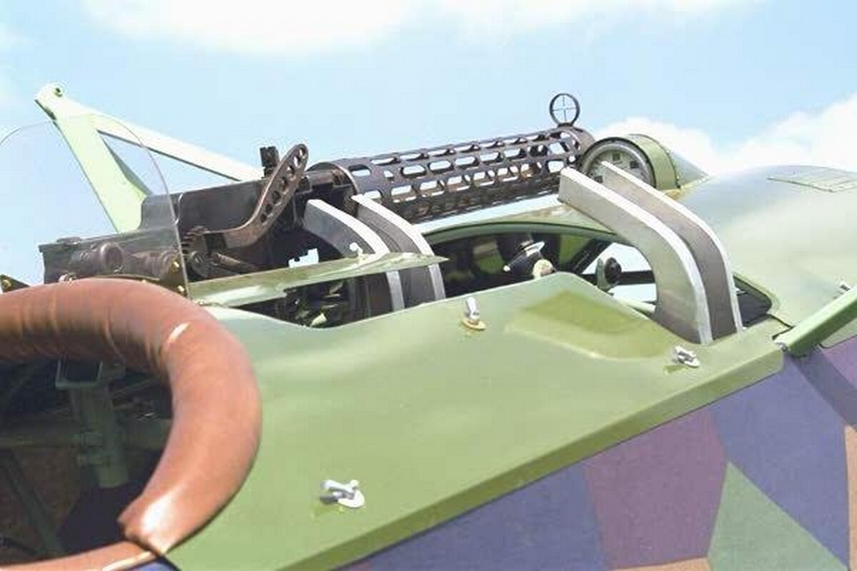 lm-fokev-05(original).jpg.88446ecd6c4b56667b93c176f0db0deb.jpg