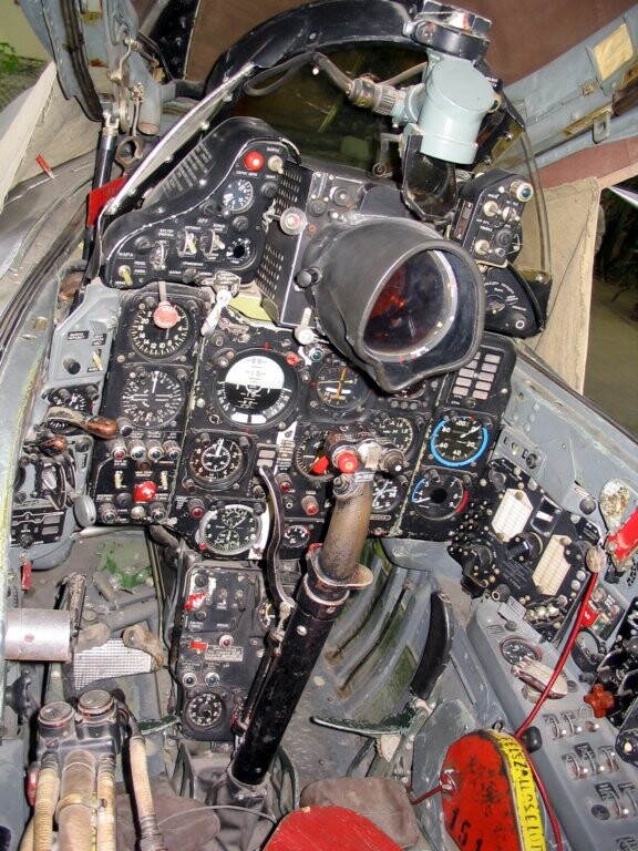 MiG-21PFPit005.jpg.2ae39c4132ee91409eeebd56fc10ce11.jpg