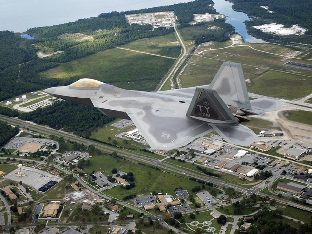 f22raptor001.jpg