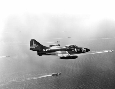 F9F-2 Capping Task Force 77 off Korea