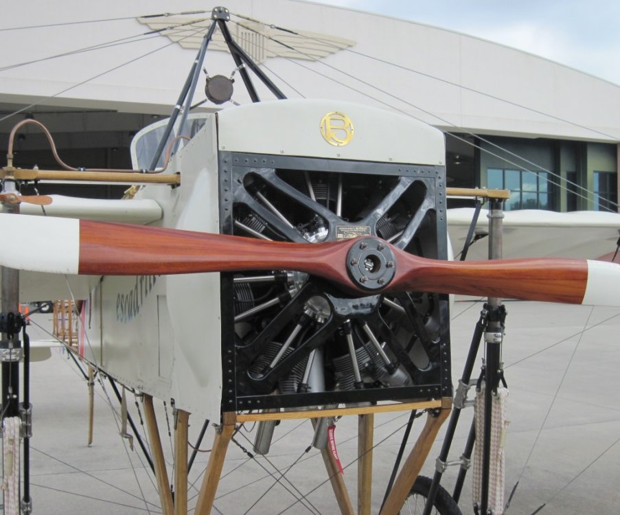 Bleriot XI (1d).jpg