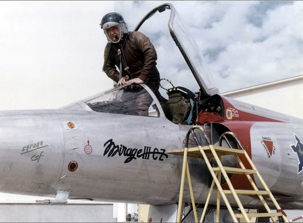 Elie Buge in a Mirage III CZ (2).jpg